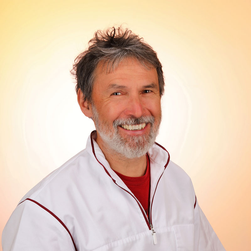 Portraitfoto von Dr. Udo Junker