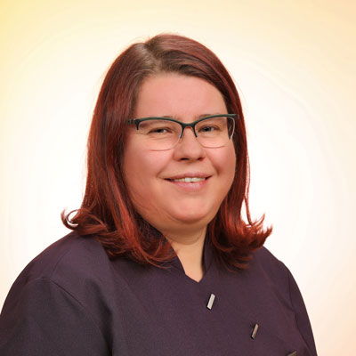 Portraitfoto von Frau Thomas