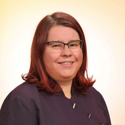 Portraitfoto von Frau Thomas